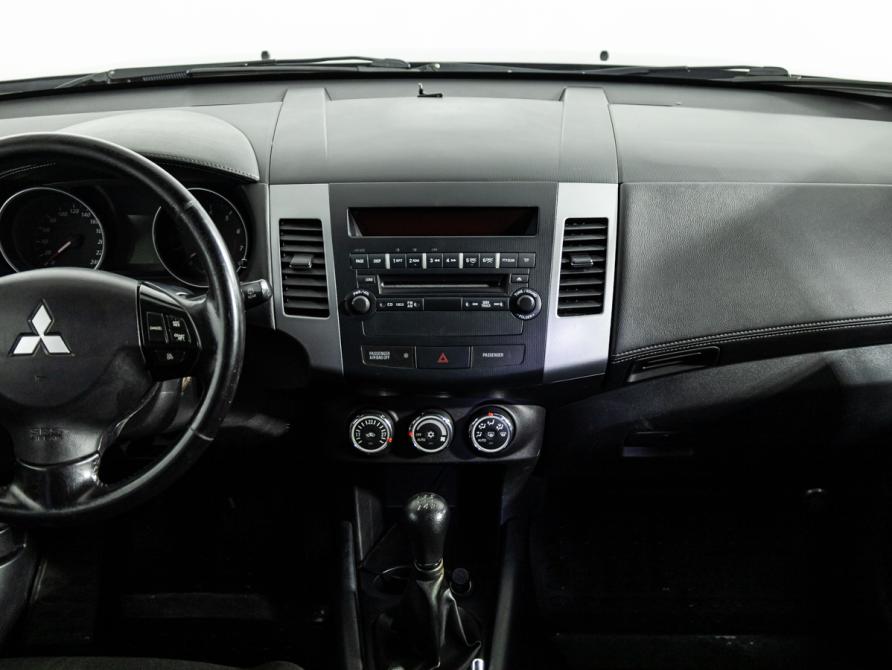 Mitsubishi Outlander II Рестайлинг Санкт-Петербург  - изображение 14