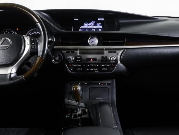 Lexus ES VI с пробегом 2014 года, цена 2 199 000 рублей, 261186 км, седан, Автокод Объявления