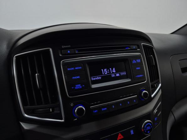 Hyundai H-1 II Рестайлинг с пробегом 2016 года, цена 2 650 000 рублей, 79200 км, минивэн, Автокод Объявления