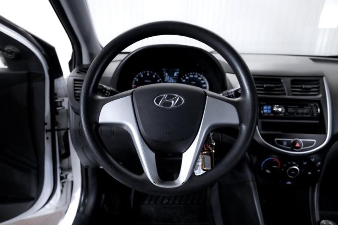 Hyundai Solaris I с пробегом 2013 года, цена 899 000 рублей, 155000 км, седан, Автокод Объявления