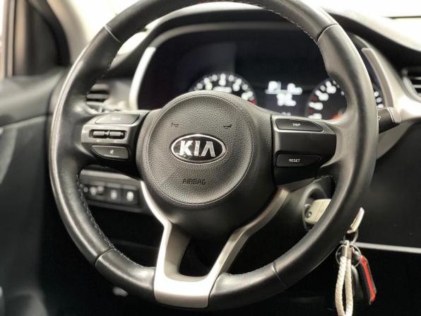 Kia Rio IV Рестайлинг с пробегом 2021 года, цена 1 549 000 рублей, 38000 км, седан, Автокод Объявления
