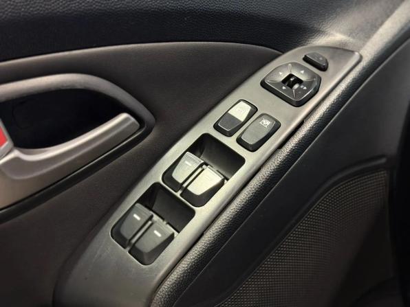 Hyundai ix35 I с пробегом 2011 года, цена 1 295 000 рублей, 213000 км, внедорожник, Автокод Объявления