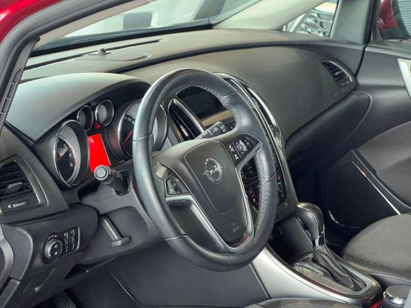Opel Astra J с пробегом 2011 года, цена 1 150 000 рублей, 54000 км, хэтчбек, Автокод Объявления
