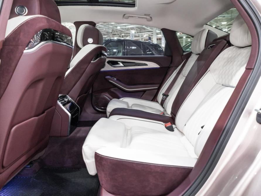Hongqi H9 I Санкт-Петербург  - изображение 17