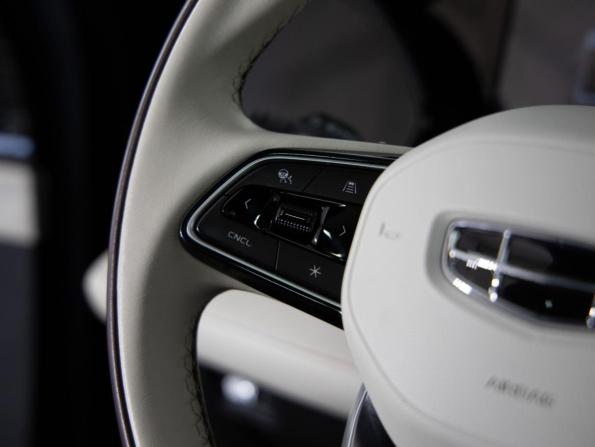Geely Monjaro I с пробегом 2023 года, цена 3 099 000 рублей, 60125 км, внедорожник, Автокод Объявления