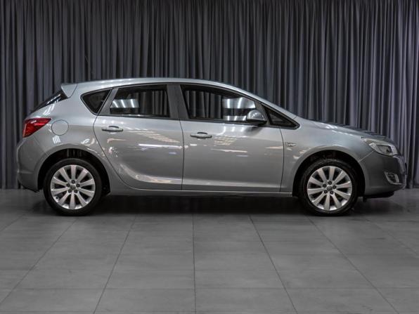 Opel Astra J с пробегом 2011 года, цена 799 000 рублей, 113017 км, хэтчбек, Автокод Объявления