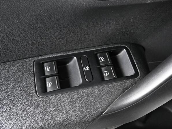 Volkswagen Polo V Рестайлинг с пробегом 2016 года, цена 1 029 000 рублей, 202000 км, седан, Автокод Объявления