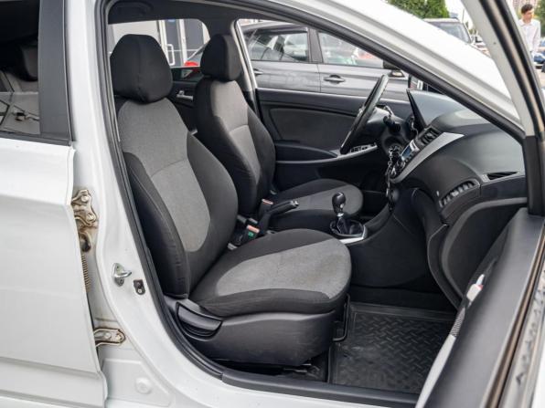 Hyundai Solaris I с пробегом 2014 года, цена 920 000 рублей, 122133 км, хэтчбек, Автокод Объявления