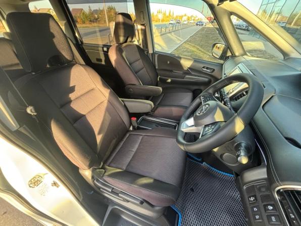 Nissan Serena V (C27) с пробегом 2018 года, цена 1 800 000 рублей, 200000 км, минивэн, Автокод Объявления