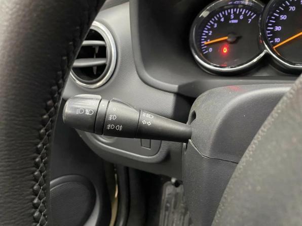 Renault Sandero II с пробегом 2016 года, цена 775 000 рублей, 102927 км, хэтчбек, Автокод Объявления