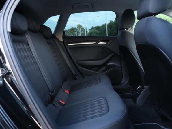 Audi A3 III (8V) с пробегом 2015 года, цена 1 144 000 рублей, 167539 км, хэтчбек, Автокод Объявления