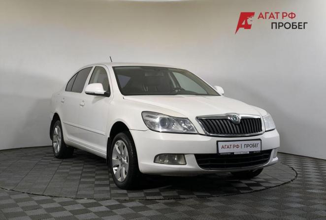 Skoda Octavia II (A5) Рестайлинг с пробегом 2013 года, цена 950 000 рублей, 346061 км, лифтбек, Автокод Объявления