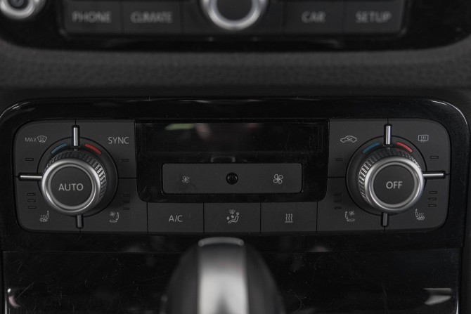 Volkswagen Touareg II Рестайлинг с пробегом 2017 года, цена 3 999 000 рублей, 92000 км, внедорожник, Автокод Объявления