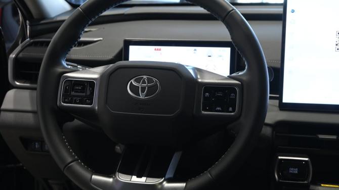 Toyota RAV4 VI (XA60) с пробегом 2026 года, цена 4 075 000 рублей, 43 км, внедорожник, Автокод Объявления