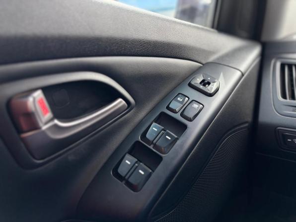 Hyundai ix35 I Рестайлинг с пробегом 2013 года, цена 1 100 000 рублей, 128000 км, внедорожник, Автокод Объявления