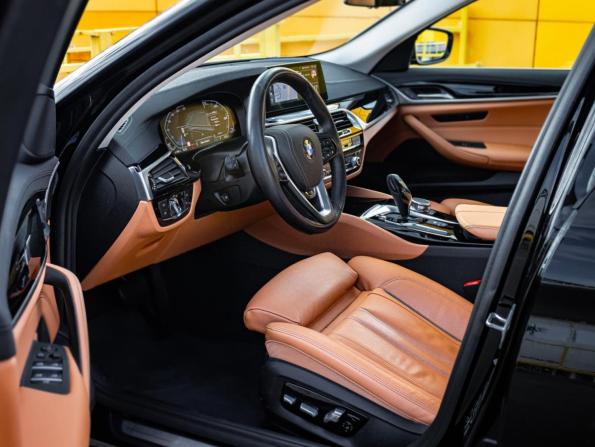 BMW 5 серии VII (G30/G31/G38) с пробегом 2019 года, цена 5 500 000 рублей, 63050 км, универсал, Автокод Объявления