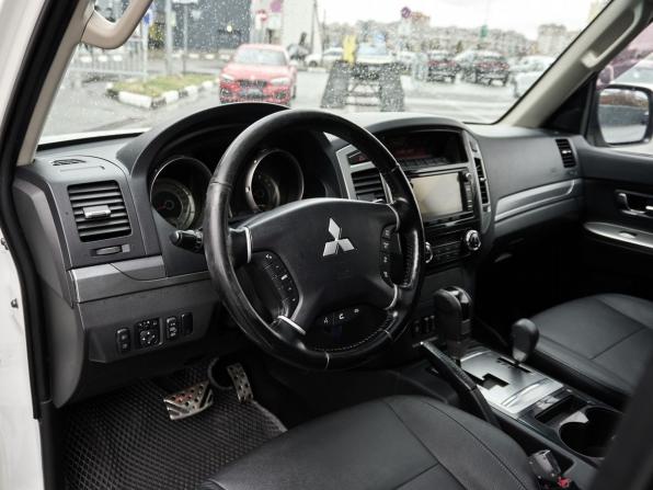 Mitsubishi Pajero IV Рестайлинг 2 с пробегом 2015 года, цена 2 974 000 рублей, 128818 км, внедорожник, Автокод Объявления