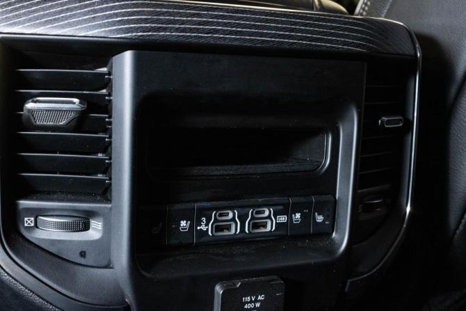 Ram 1500 V с пробегом 2020 года, цена 6 249 000 рублей, 71608 км, пикап, Автокод Объявления