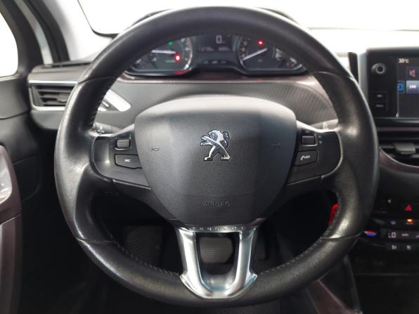 Peugeot 2008 I с пробегом 2014 года, цена 850 000 рублей, 112700 км, внедорожник, Автокод Объявления