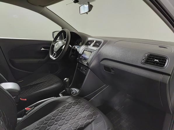 Volkswagen Polo V Рестайлинг с пробегом 2018 года, цена 1 200 000 рублей, 72000 км, седан, Автокод Объявления