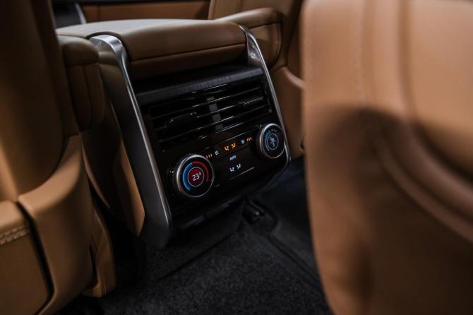 Новый Land Rover Range Rover V 2025 года, цена 23 490 000 рублей, внедорожник, Автокод Объявления