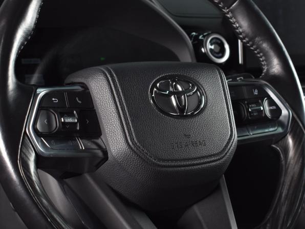 Toyota Land Cruiser 300 Series с пробегом 2022 года, цена 11 499 995 рублей, 69998 км, внедорожник, Автокод Объявления