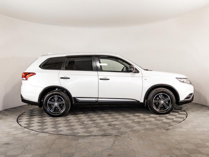 Mitsubishi Outlander III Рестайлинг 3 Санкт-Петербург  - изображение 4