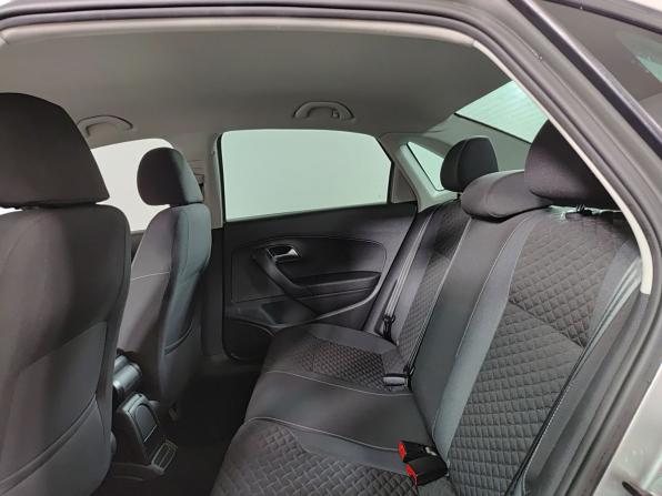 Volkswagen Polo V Рестайлинг с пробегом 2018 года, цена 1 270 000 рублей, 102384 км, седан, Автокод Объявления