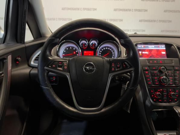 Opel Astra J Рестайлинг с пробегом 2013 года, цена 699 000 рублей, 193000 км, седан, Автокод Объявления