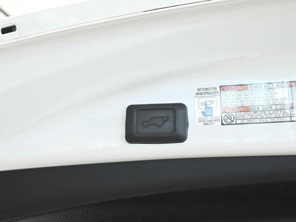 Toyota RAV4 IV (XA40) Рестайлинг с пробегом 2018 года, цена 2 900 000 рублей, 137731 км, внедорожник, Автокод Объявления