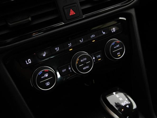 Volkswagen Taos I с пробегом 2021 года, цена 1 899 000 рублей, 217795 км, внедорожник, Автокод Объявления