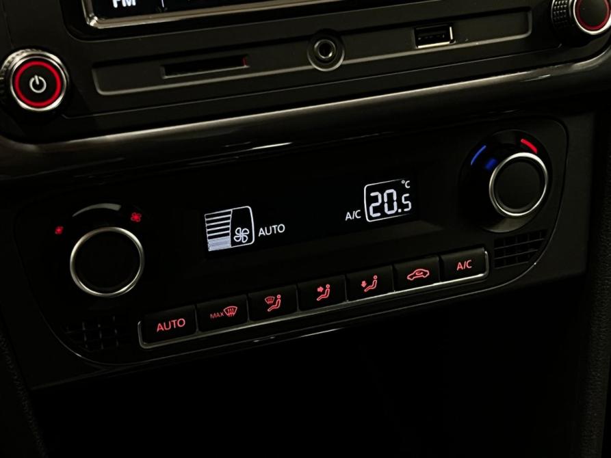 Volkswagen Polo V Рестайлинг Санкт-Петербург  - изображение 18