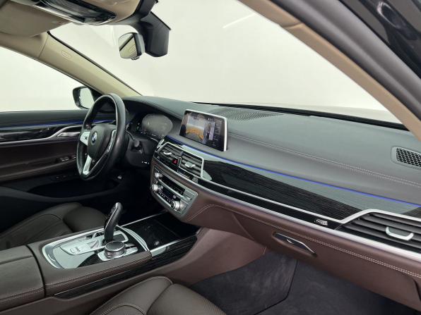 BMW 7 серии VI (G11/G12) Рестайлинг с пробегом 2020 года, цена 5 790 000 рублей, 99832 км, седан, Автокод Объявления