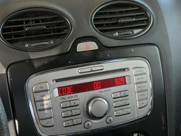Ford Focus II Рестайлинг с пробегом 2009 года, цена 395 000 рублей, 217110 км, седан, Автокод Объявления