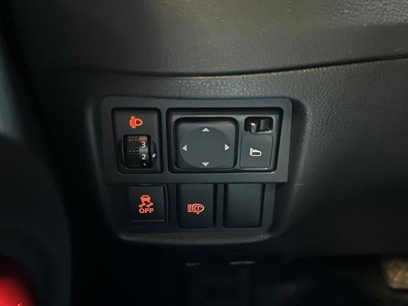 Nissan Juke I с пробегом 2012 года, цена 1 140 000 рублей, 60728 км, внедорожник, Автокод Объявления