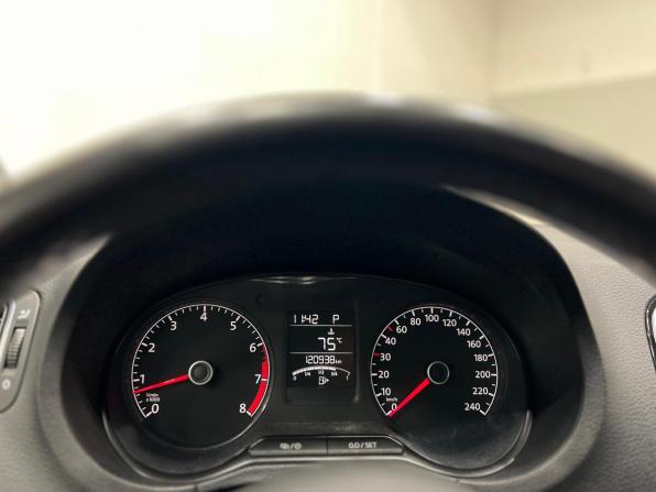 Volkswagen Polo V с пробегом 2014 года, цена 989 000 рублей, 121000 км, седан, Автокод Объявления