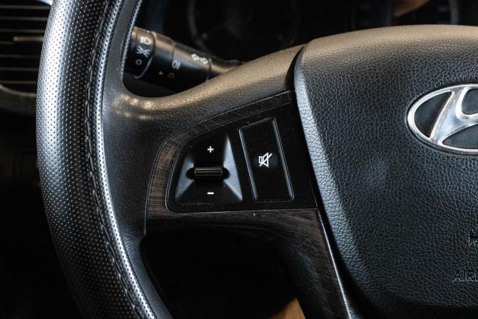 Hyundai Solaris I с пробегом 2012 года, цена 599 000 рублей, 224016 км, хэтчбек, Автокод Объявления