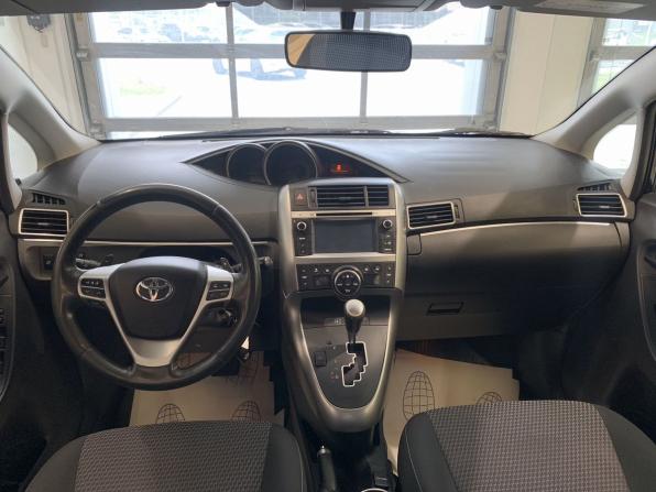 Toyota Verso I Рестайлинг с пробегом 2015 года, цена 1 570 000 рублей, 137692 км, компактвэн, Автокод Объявления