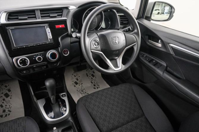 Honda Fit III с пробегом 2013 года, цена 999 000 рублей, 49825 км, хэтчбек, Автокод Объявления