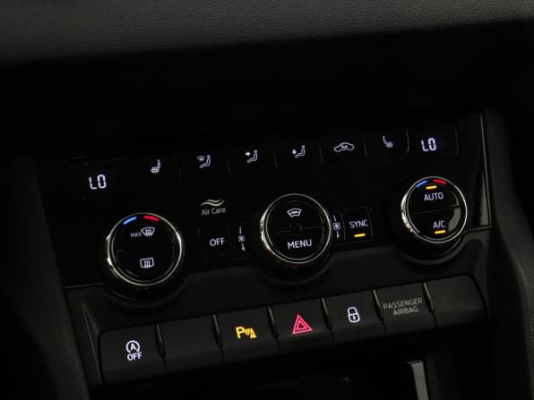 Skoda Karoq I с пробегом 2020 года, цена 2 399 000 рублей, 116338 км, внедорожник, Автокод Объявления