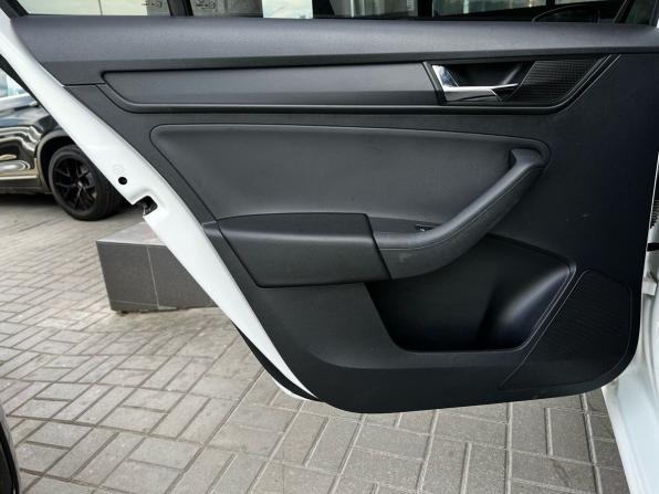 Skoda Rapid II с пробегом 2021 года, цена 1 299 000 рублей, 79275 км, лифтбек, Автокод Объявления