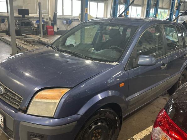 Ford Fusion I Рестайлинг с пробегом 2006 года, цена 230 000 рублей, 200000 км, хэтчбек, Автокод Объявления