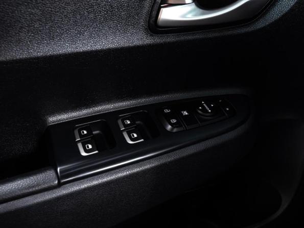 Kia Rio IV Рестайлинг с пробегом 2021 года, цена 1 899 000 рублей, 60299 км, седан, Автокод Объявления