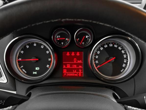 Opel Mokka I с пробегом 2013 года, цена 990 000 рублей, 151769 км, внедорожник, Автокод Объявления