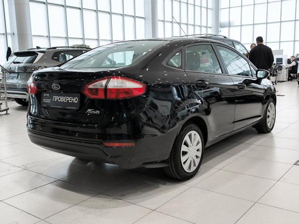 Ford Fiesta Mk6 Рестайлинг с пробегом 2015 года, цена 650 000 рублей, 179528 км, седан, Автокод Объявления