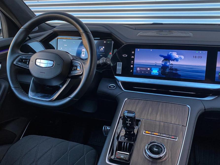 Geely Monjaro I Москва  - изображение 12