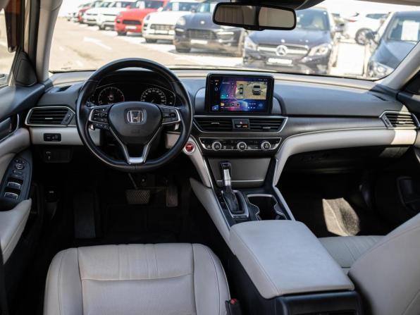 Honda Accord X с пробегом 2018 года, цена 2 150 000 рублей, 124187 км, седан, Автокод Объявления
