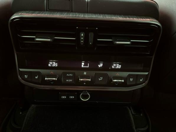 Toyota Land Cruiser 300 Series с пробегом 2021 года, цена 9 940 000 рублей, 35533 км, внедорожник, Автокод Объявления
