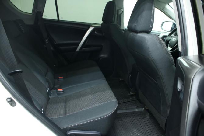Toyota RAV4 IV (XA40) Рестайлинг с пробегом 2016 года, цена 2 597 000 рублей, 105969 км, внедорожник, Автокод Объявления
