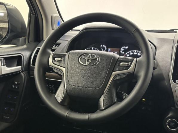 Toyota Land Cruiser Prado 150 Series Рестайлинг 2 с пробегом 2017 года, цена 4 899 000 рублей, 109947 км, внедорожник, Автокод Объявления